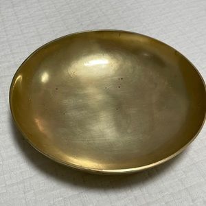 Brass Vintage Bowl Very Thick Brass Weighs almost 3 lbs. It was made in India.